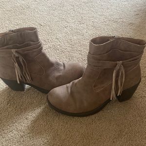 BOC boot size 10 women.